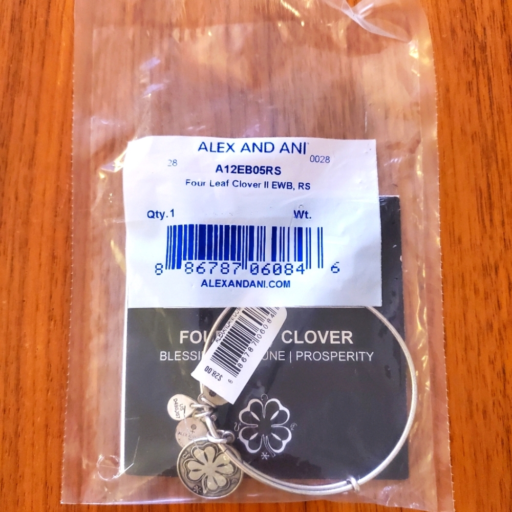 NWT Authentic Alex and Ani (+) Energy Expandable Wire Bangle "Four Leaf Clover"